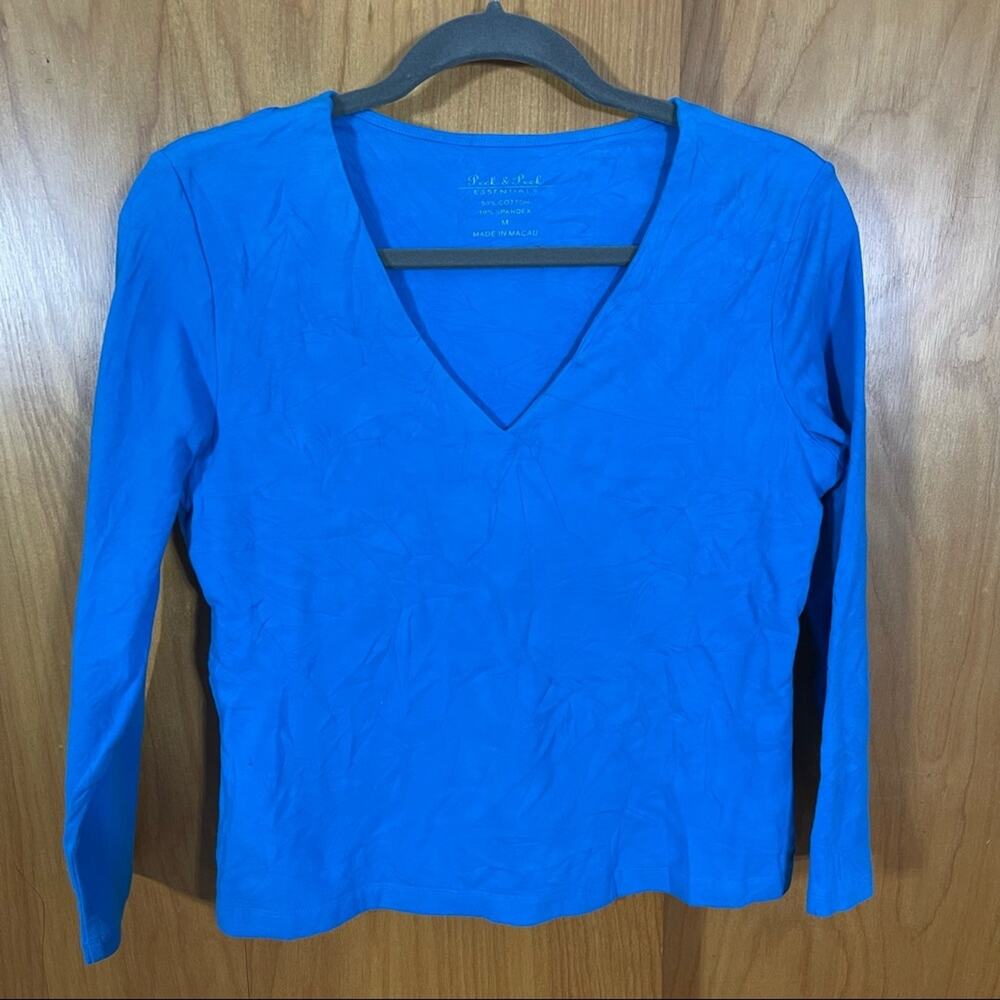 Peck & Peck Essentials, Long Sleeve Shirt, Size Medium! Excellent condition!